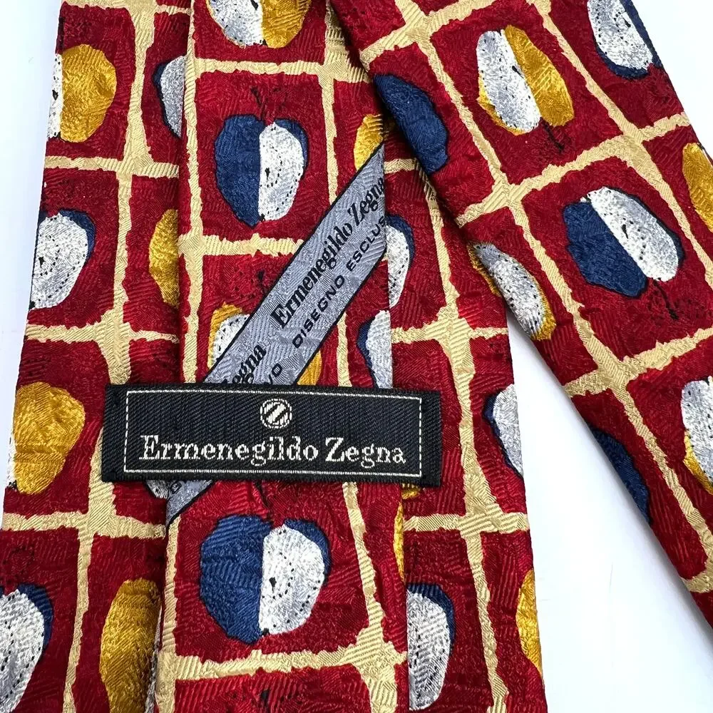 Vintage Ermenegildo Zegna Disegno Exclusive Italy 100% Silk Tie Red Apple Print